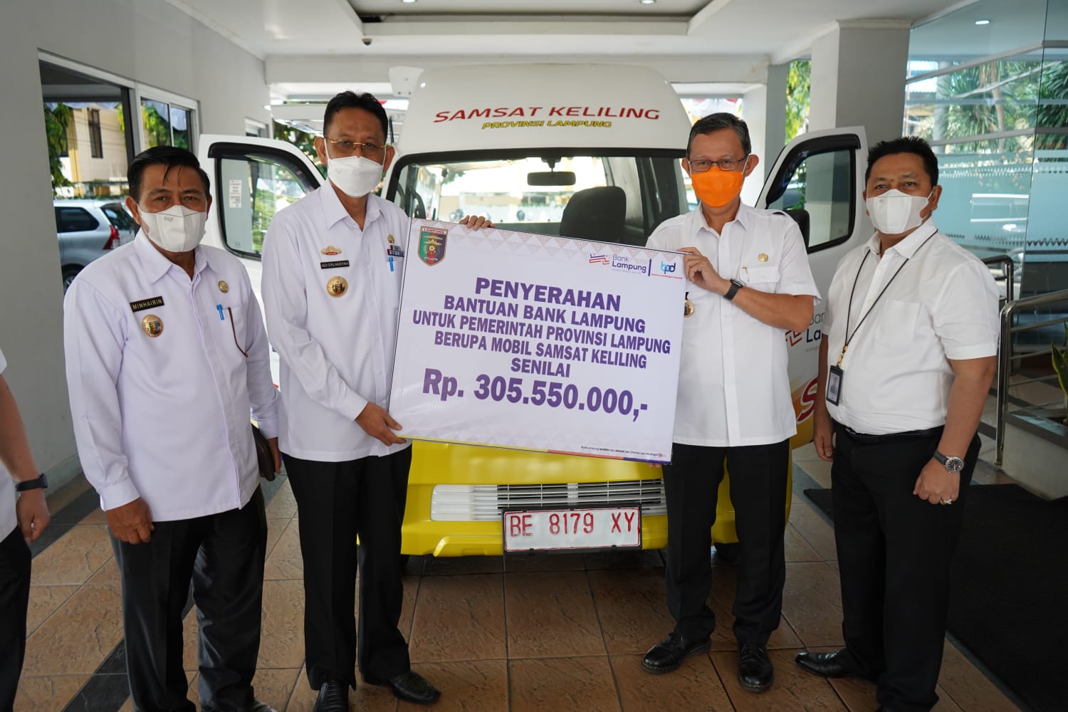 Bank Lampung Serahkan Bantuan Mobil Samling