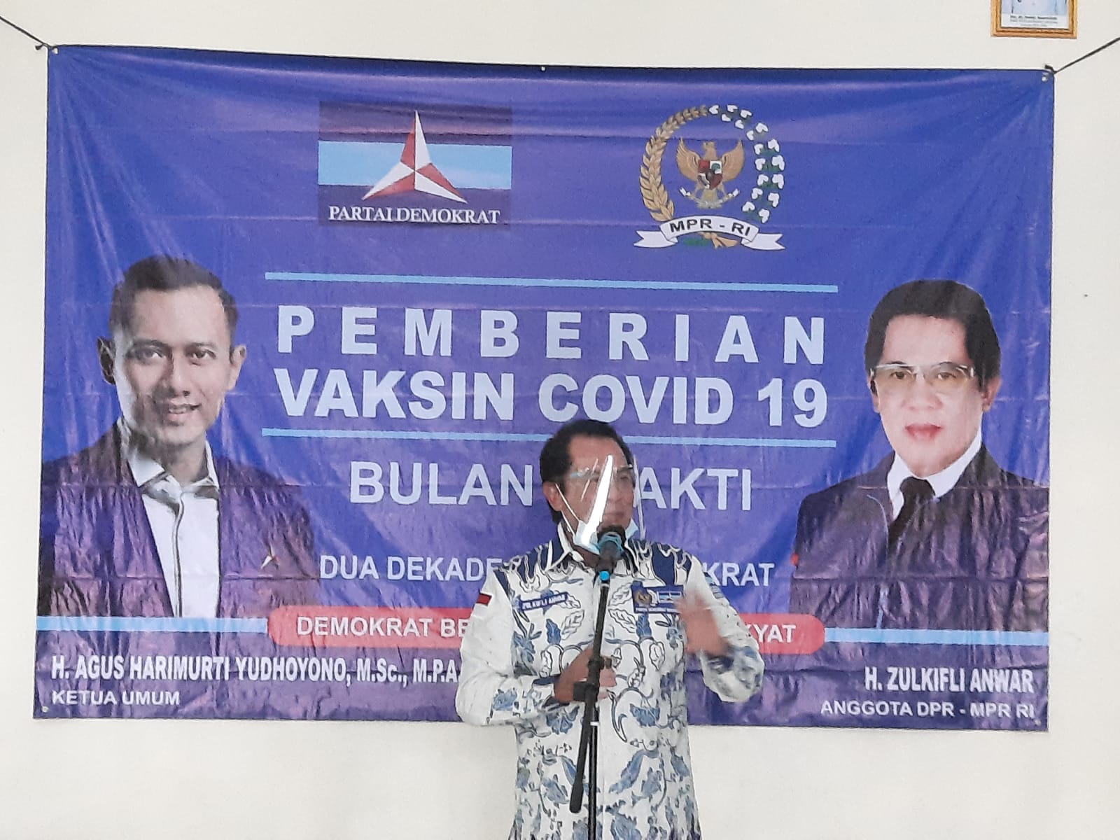 Peringati HUT PD, Anggota DPR RI Zulkifli Anwar Hadiri Vaksinasi di Dua Lokasi