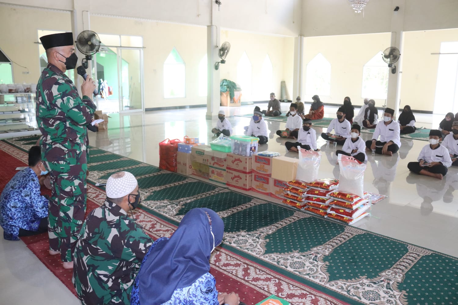 Rangka Jumat Peduli, Dandim 0410/KBL Kunjungi Panti Asuhan dan Pondok Pesantren