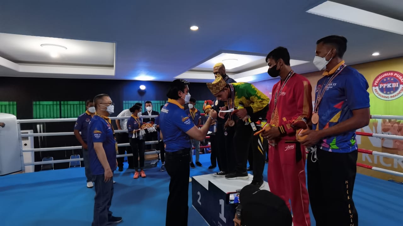 Dapat 4 Medali, Kick Boxing Lampung Masuk 3 Besar