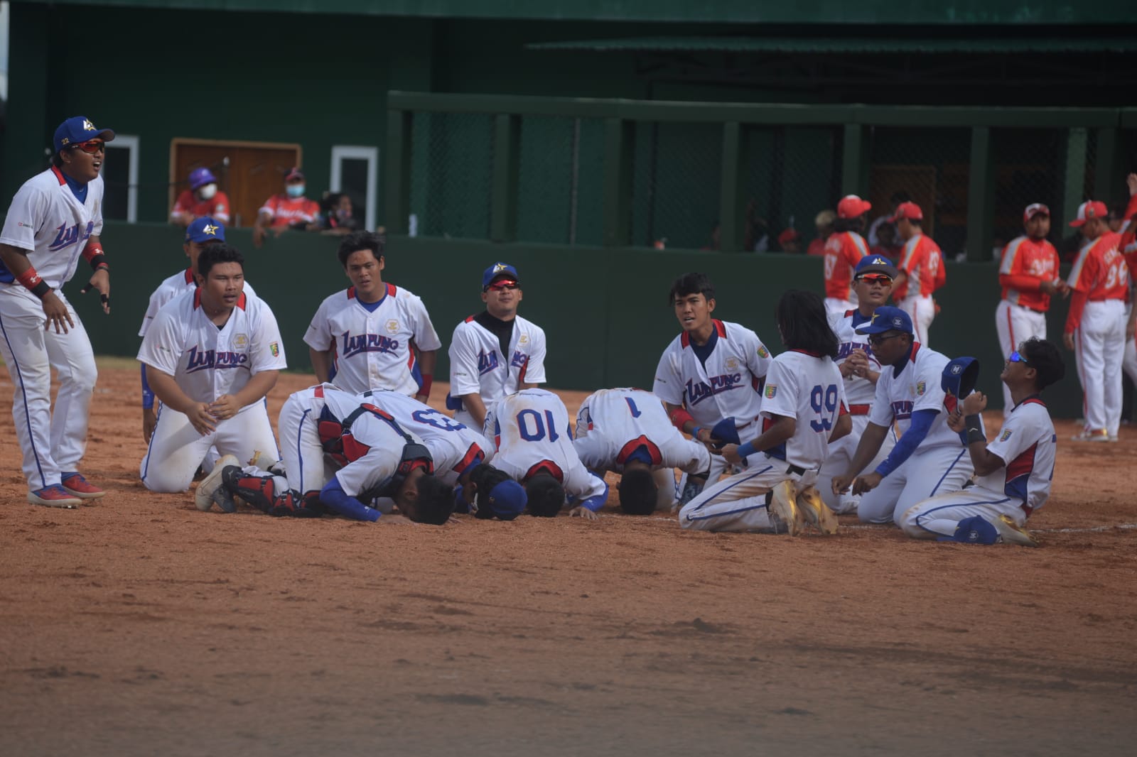 Pecah Telur, Lampung Dapat Medali Emas dari Softball