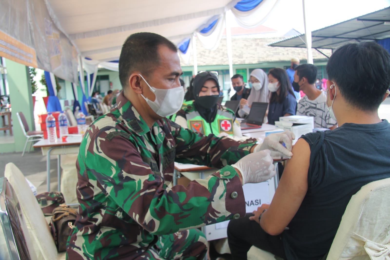 1000 Dosis Vaksin Tahap Kedua Telah Disalurkan ke Masyarakat oleh Denpom II/3 Lampung