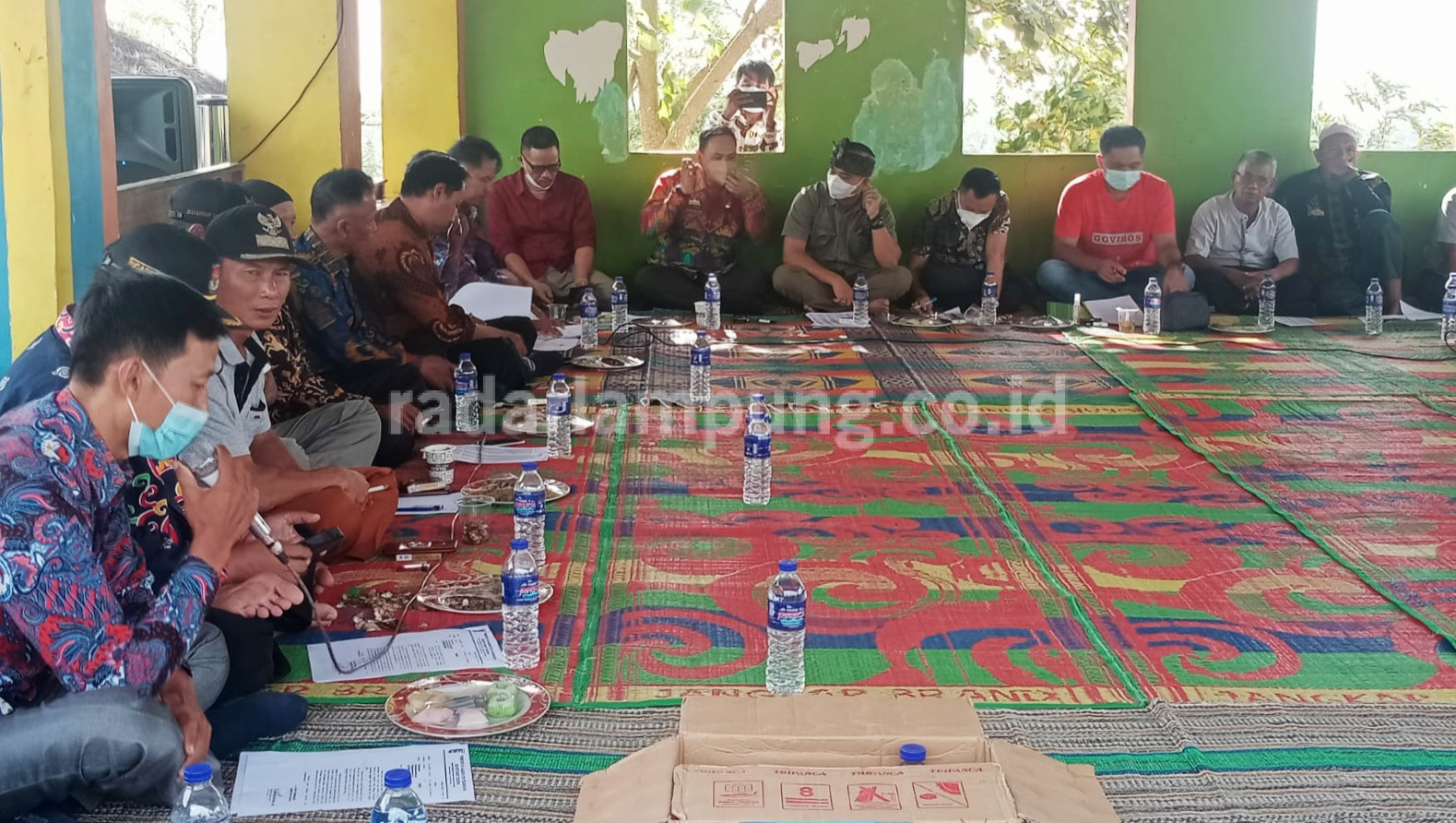 Kompak, Perangkat 21 Desa di Negerikaton Tolak Pengurangan Siltap