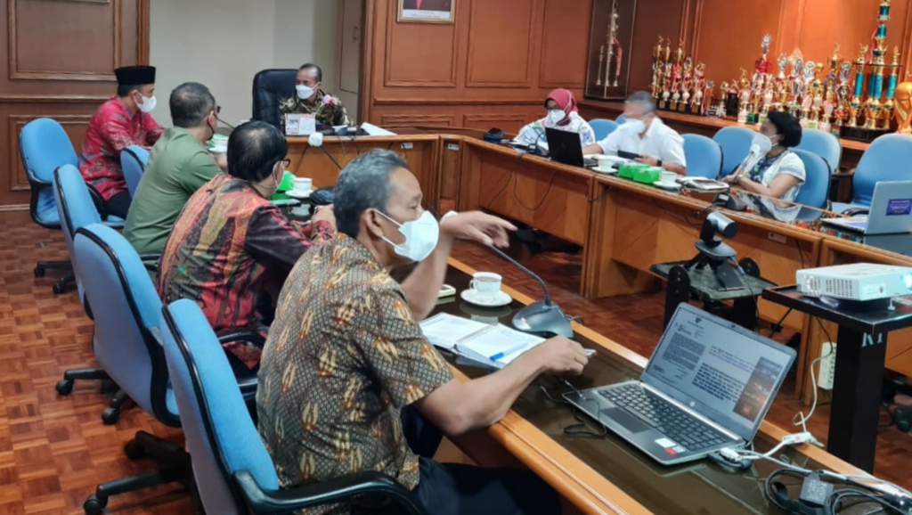 Bahas Soal Listrik dan Sengketa Agraria di Kementerian LHK