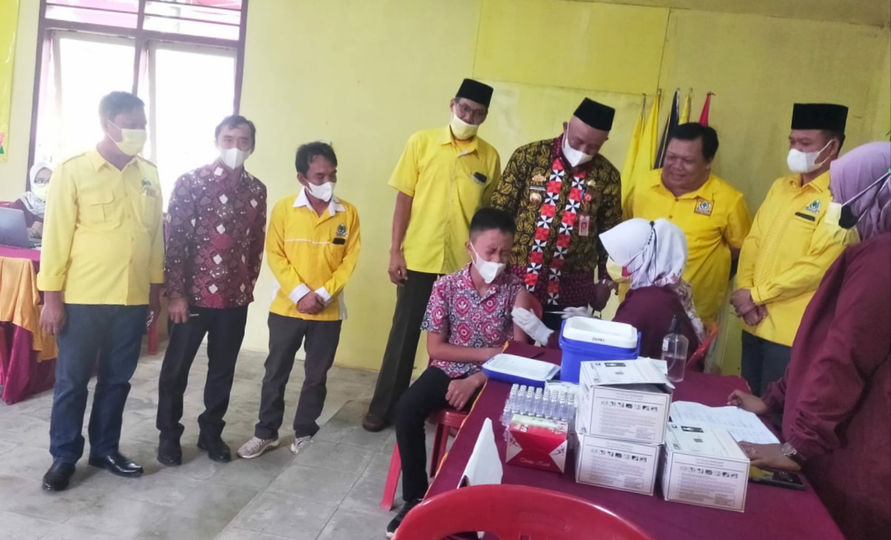 Vaksinasi Massal, DPD II Golkar Lambar Sasar 500 Peserta