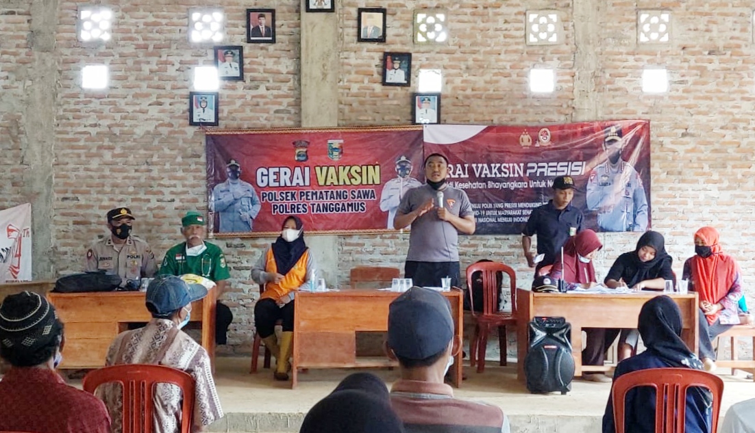 Enam Jam Berjuang, Tim Vaksinasi Polres Tanggamus Datangi Wilayah Terisolir