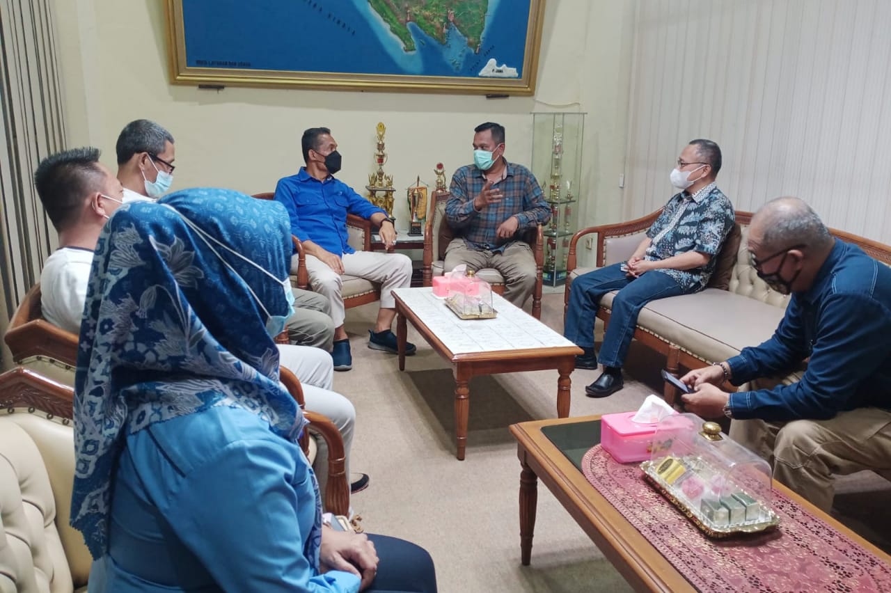 Silaturahmi ke RRI, Sekretaris PWI Lampung Beber Program Digitalisasi Anggota
