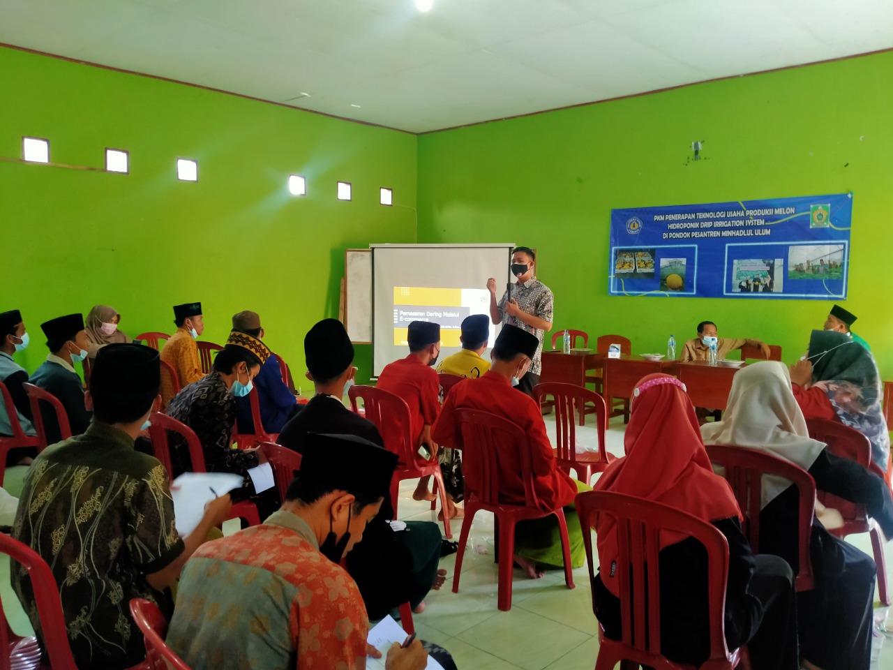 Kolaborasi 4 Prodi di Polinela Gelar Pengabdian Kepada Masyarakat di Pondok Pesantren Minhadlul Ulum