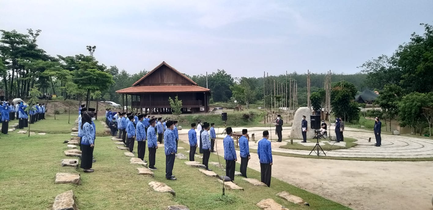 Bupati Tubaba Lantik Ratusan ASN di Uluan Nughik