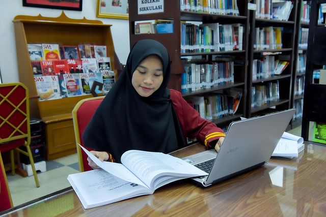 Mahasiswi Universitas Teknokrat Indonesia Juara Karya Tulis Islami Tingkat Nasional