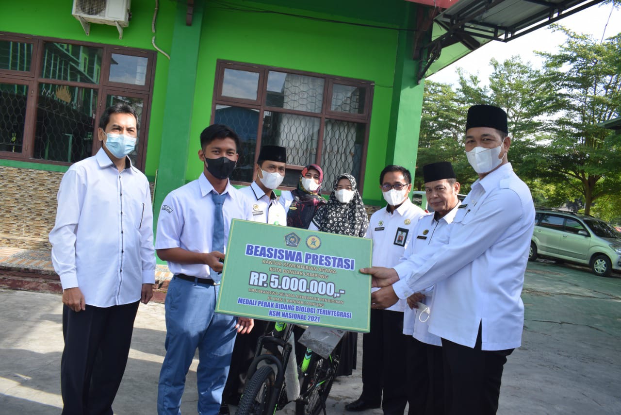 Selamat! MAN 1 Bandarlampung Raih JUARA II Biologi Terintegrasi pada Ajang KSM Tingkat Nasional