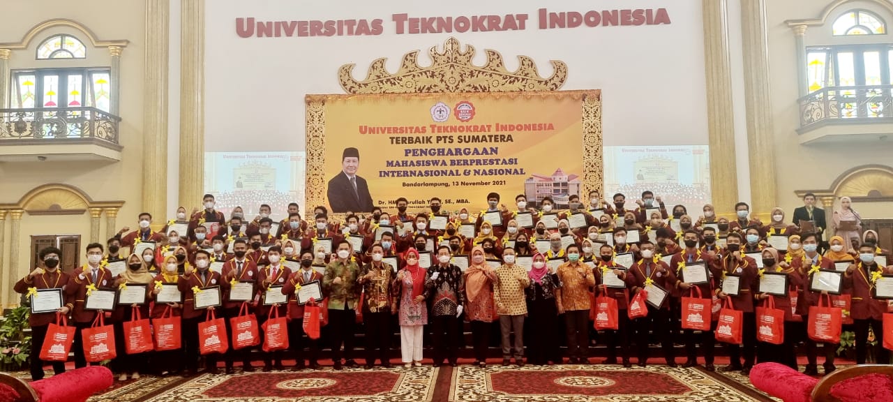 Universitas Teknokrat Indonesia, Berikan Penghargaan kepada Mahasiswa dan Dosen Pembimbing Berprestasi
