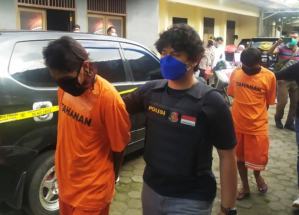 Polisi Amankan Dua Pelaku Curas Berikut Sejumlah Sajam