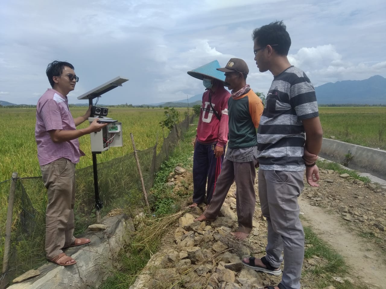 Dosen ITERA Edukasi Kelompok Tani Pringsewu Pengendalian Hama dengan Teknologi IoT