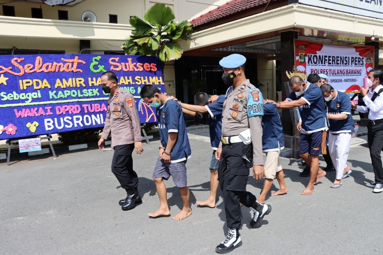 Bejat, Oknum Ustadz di Tuba Cabuli Anak Kandung