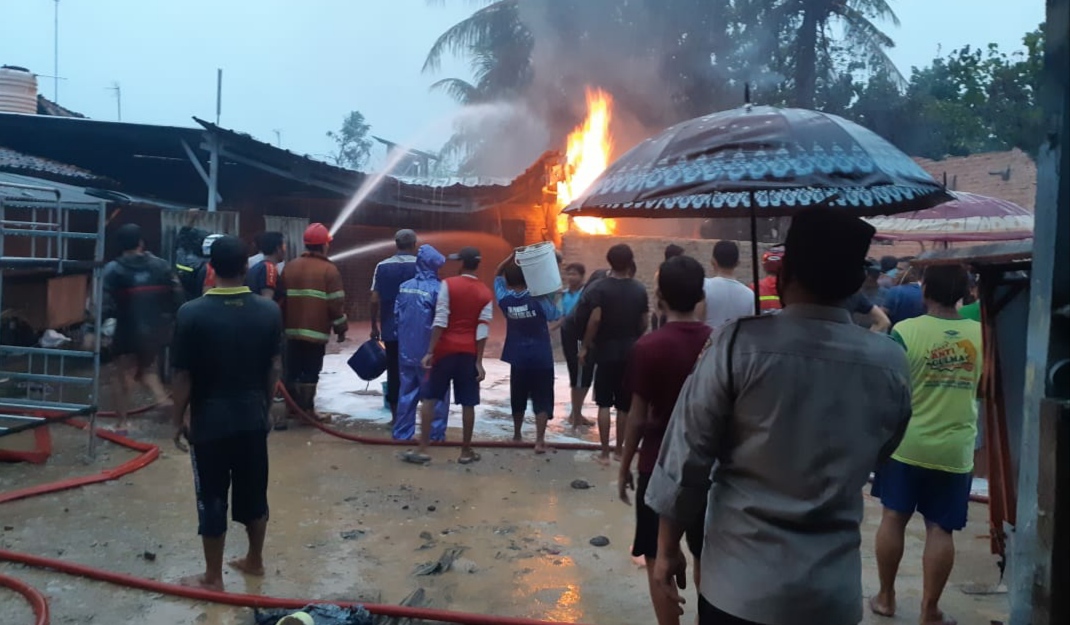 Bangunan Penangkaran Murai Batu Hangus