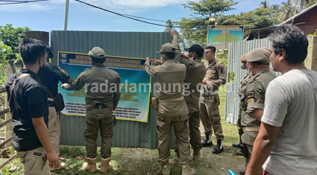 Satpol PP Bergerak, Tambak Udang di Pesisir Selatan Kembali Disegel