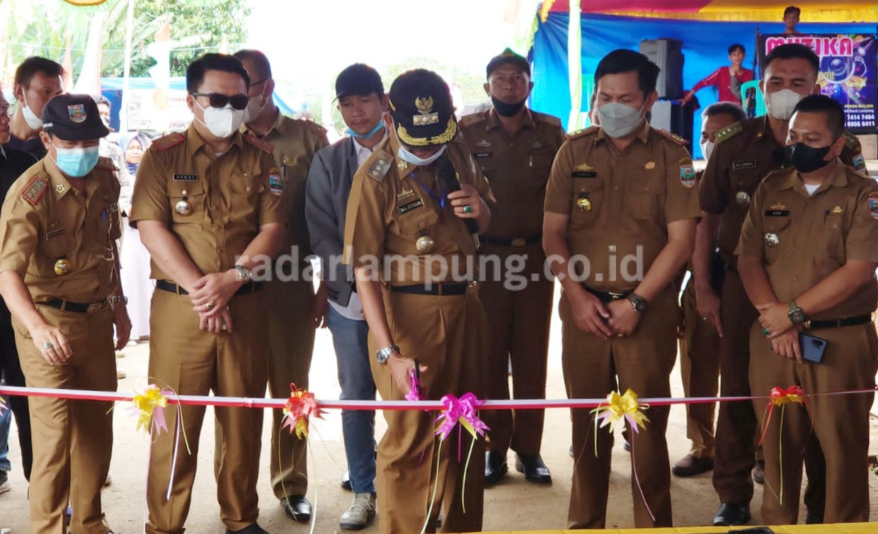 Resmikan Jalan Cahayanegeri-Sukamulya, Bupati Komitmen Bangun Wilayah Pedukuhan