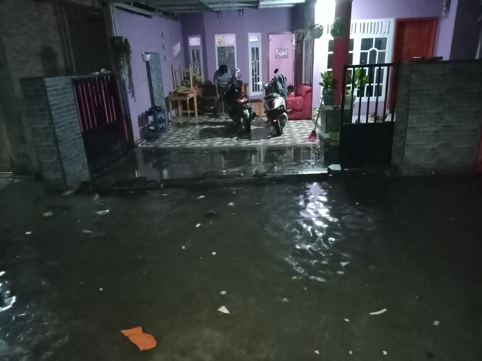 Banjir Rob Rendam Puluhan Rumah