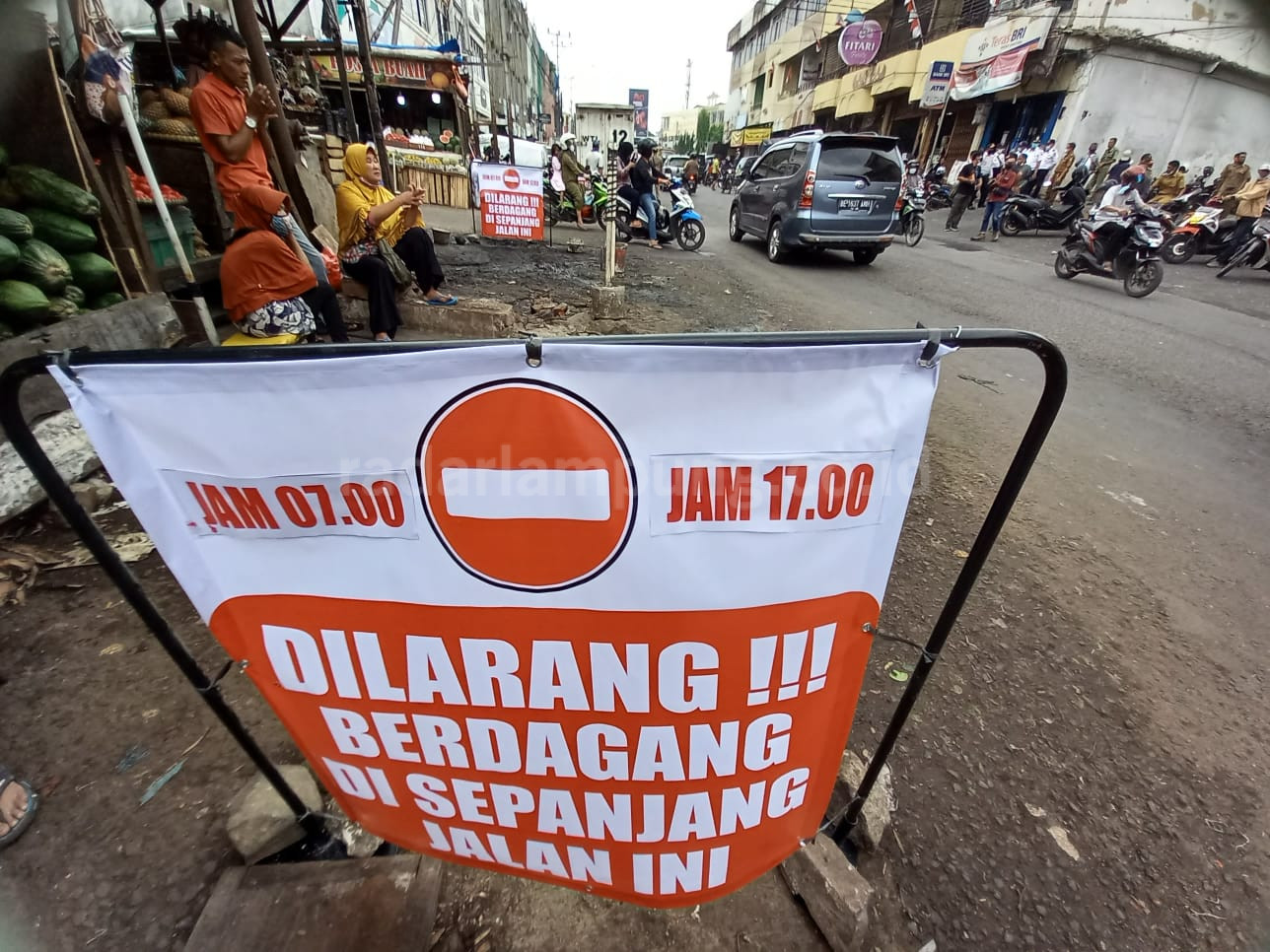 Pemkot Tertibkan PKL Sekitar Jl. Imam Bonjol