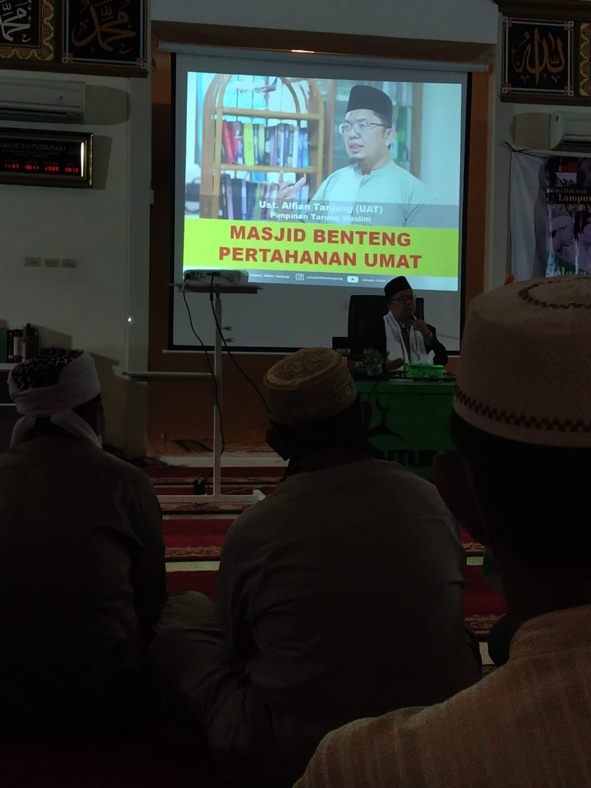 Ustadz Alfian Tanjung Tekankan Pentingnya Masjid Sebagai Benteng Umat