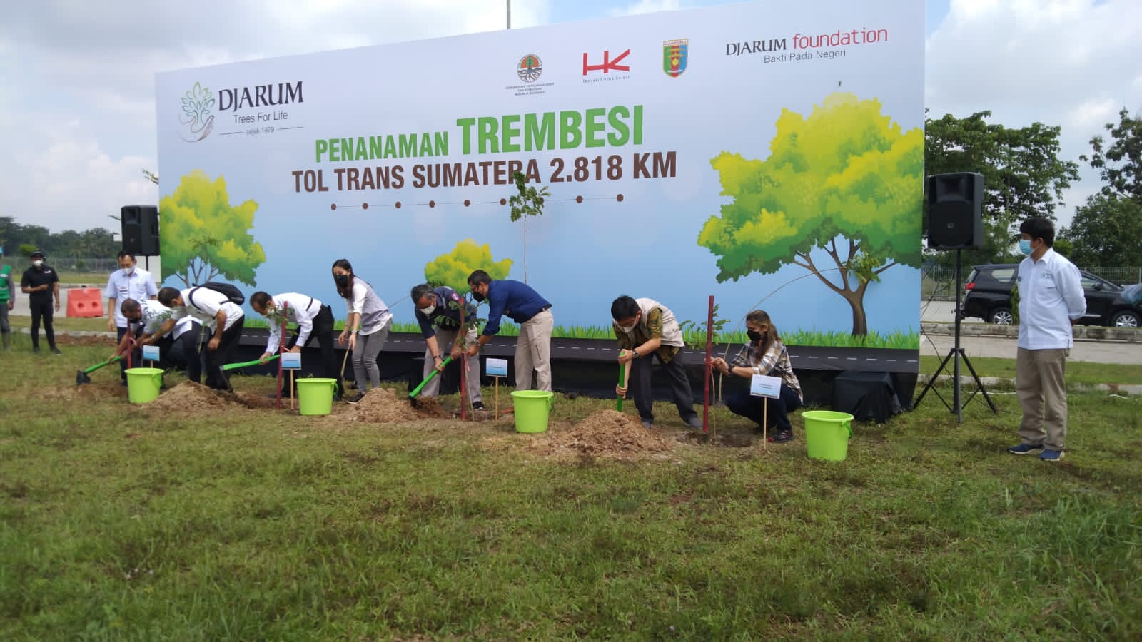 Kurangi Emisi Karbon, Djarum Trees For Life Hijaukan Tol Lampung