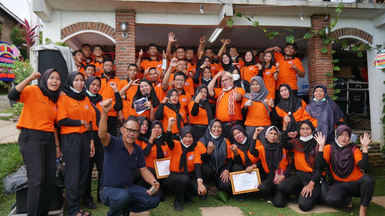 Hari Jadi ke-10, GMS Group berikan Penghargaan Kepada Karyawan Berprestasi