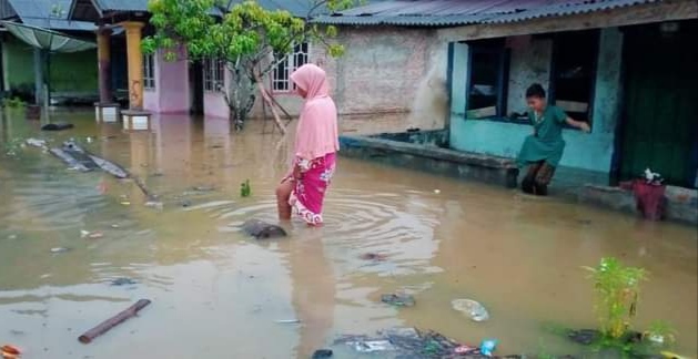 Dua Sungai Meluap, Banjir Bandang di Kelumbayan