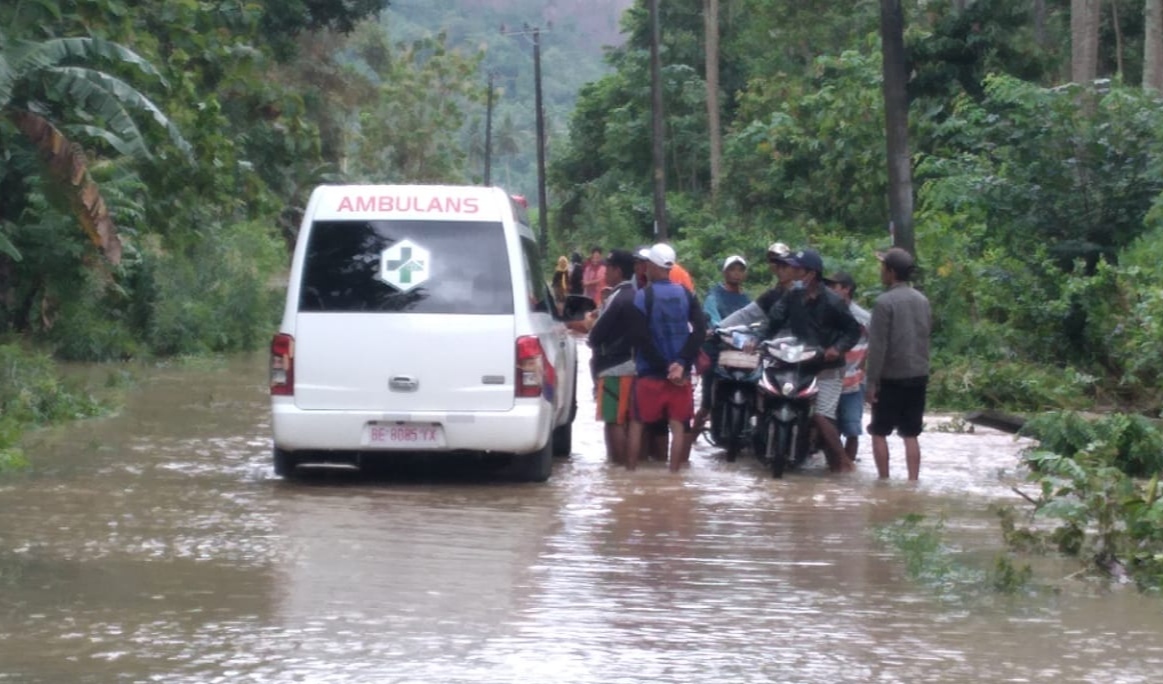 Banjir Kelumbayan, Warga Harapkan Dapur Umum