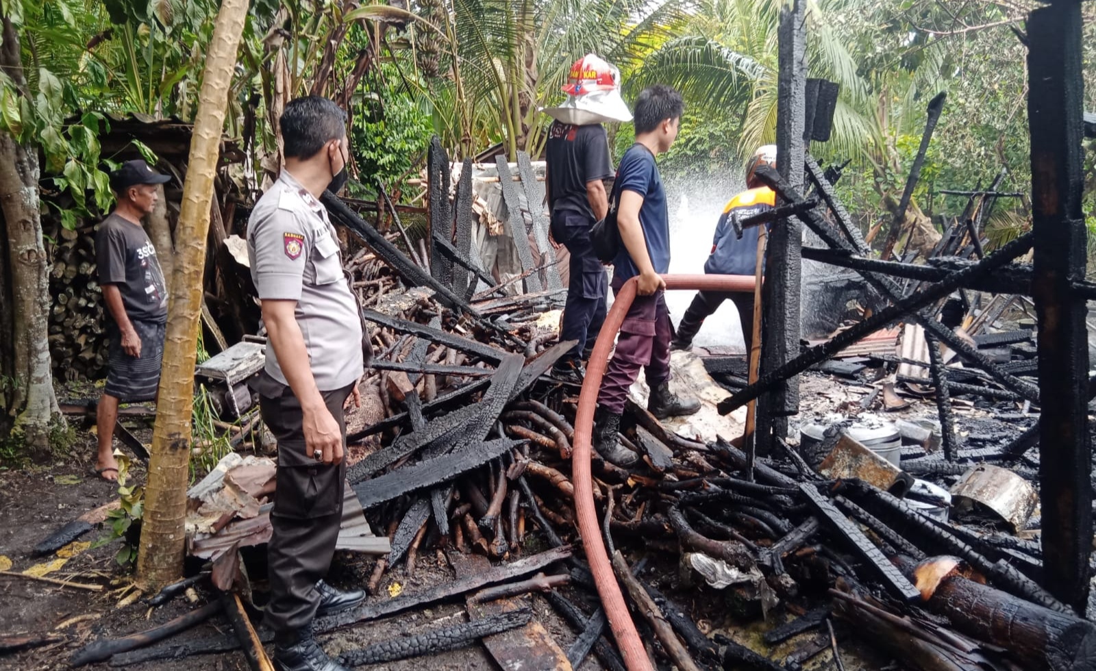 Rumah Warga Krui Selatan Terbakar