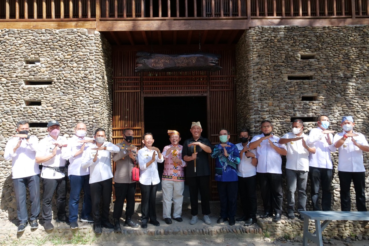 Lembaga Pusat Kesenian Lampung Safari di Tubaba