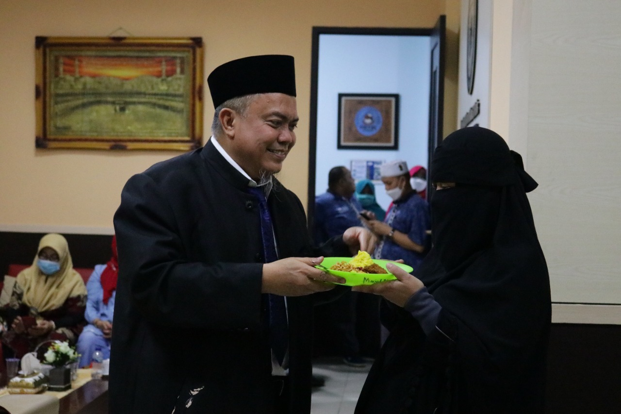 Selamat! Rektor IIB Darmajaya Resmi Sandang Gelar Doktor