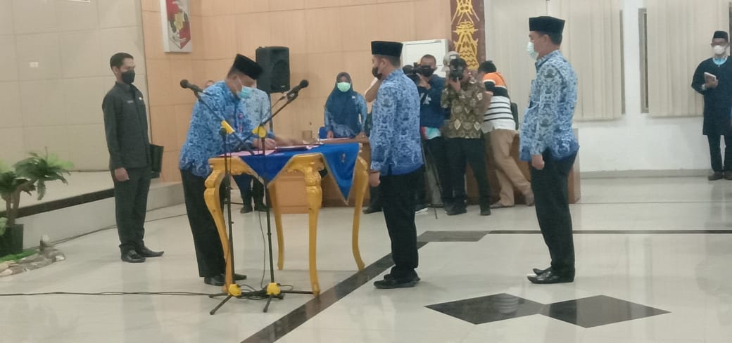 Pemkab Lampura, Tengah Malam Lantik 277 Pejabat