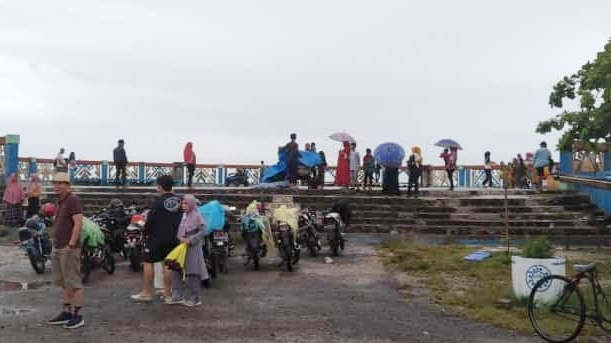 Kepala Dispar Tegaskan Pantai Labuhan Jukung Masih Ditutup