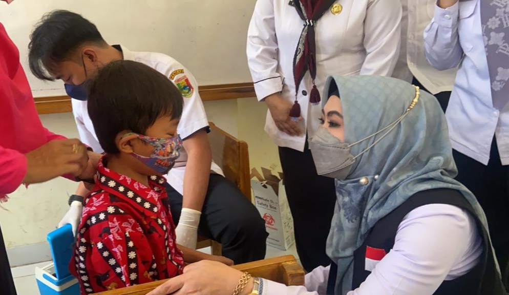 Bupati Tinjau Pelaksanaan Vaksinasi Pelajar, Alhamdulillah Lancar