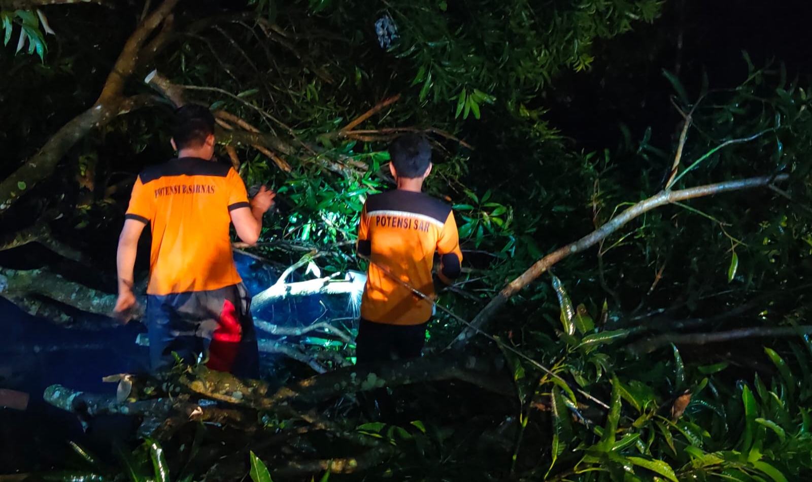 Puting Beliung Rusak 74 Rumah di Sukadana