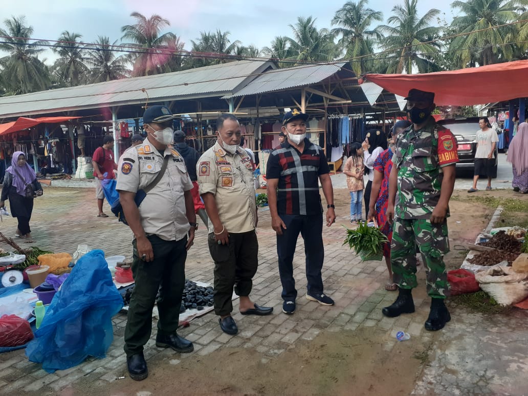 Pedagang di Pasar Minggu Negeri Ratu Ngambur Pindah