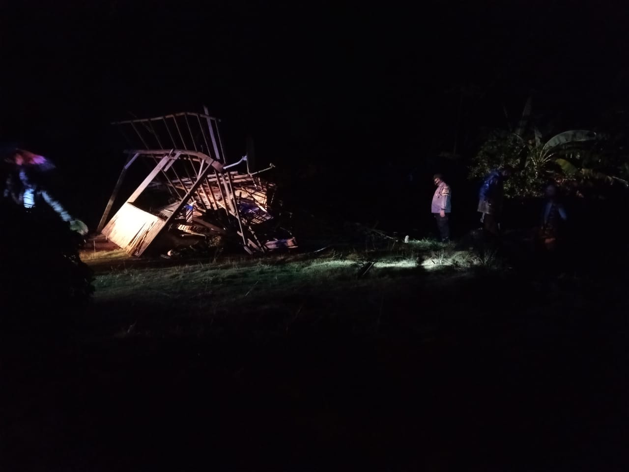 Puting Beliung Mengamuk di Lamtim, 15 Rumah Rusak Seketika