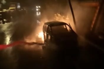 Ini Identitas Pemilik Mobil yang Terbakar di Jalinbar Batu Keramat