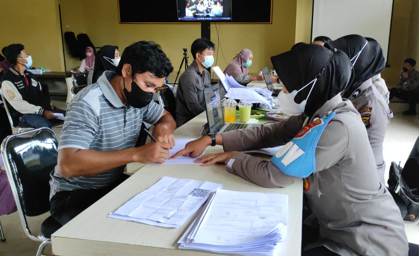 Polres Pesawaran Salurkan Bantuan Tunai Presiden