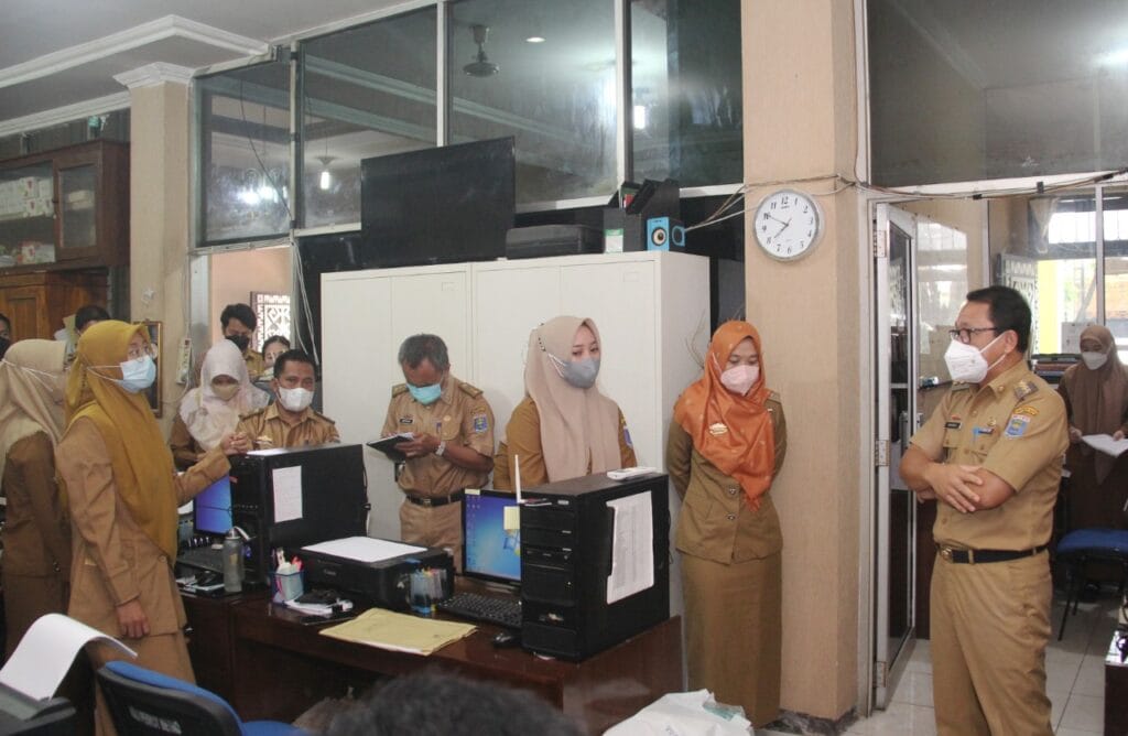 Sidak, Wali Kota Metro Berharap Kedisiplinan Pegawai Meningkat