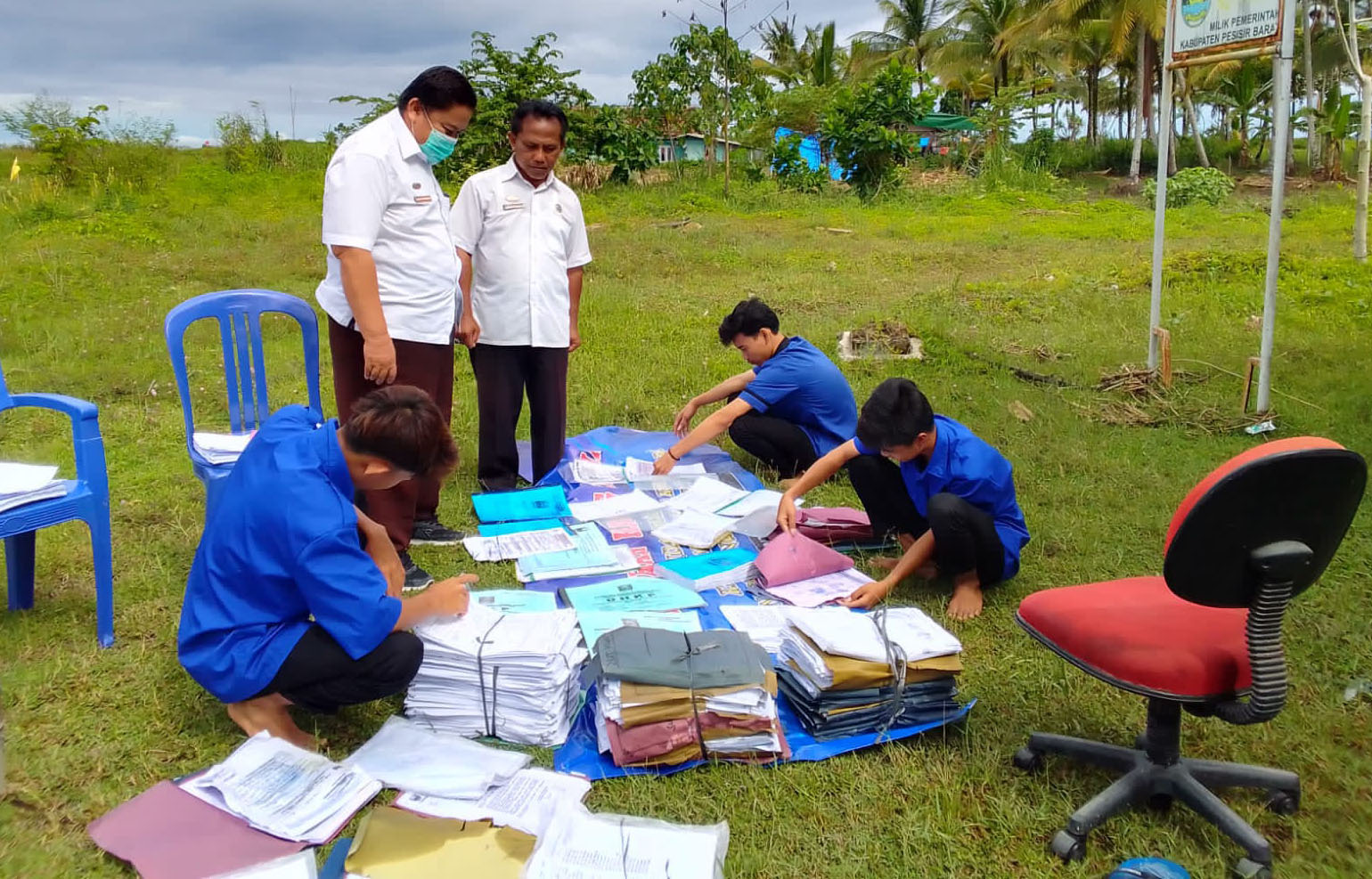 Way Ngison Meluap, Kantor Kelurahan dan Pemukiman Nelayan Terendam